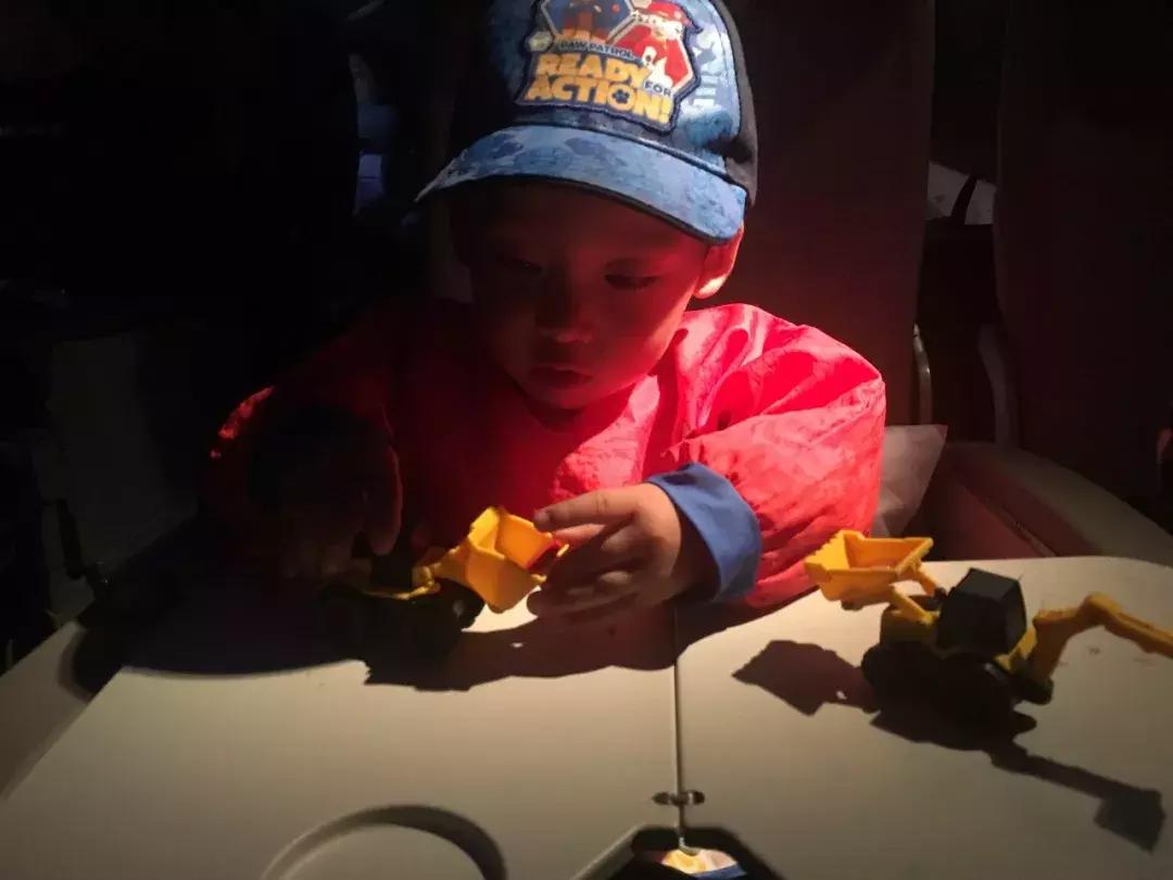 带娃长途飞行攻略,假期带娃体验一次飞行的感觉