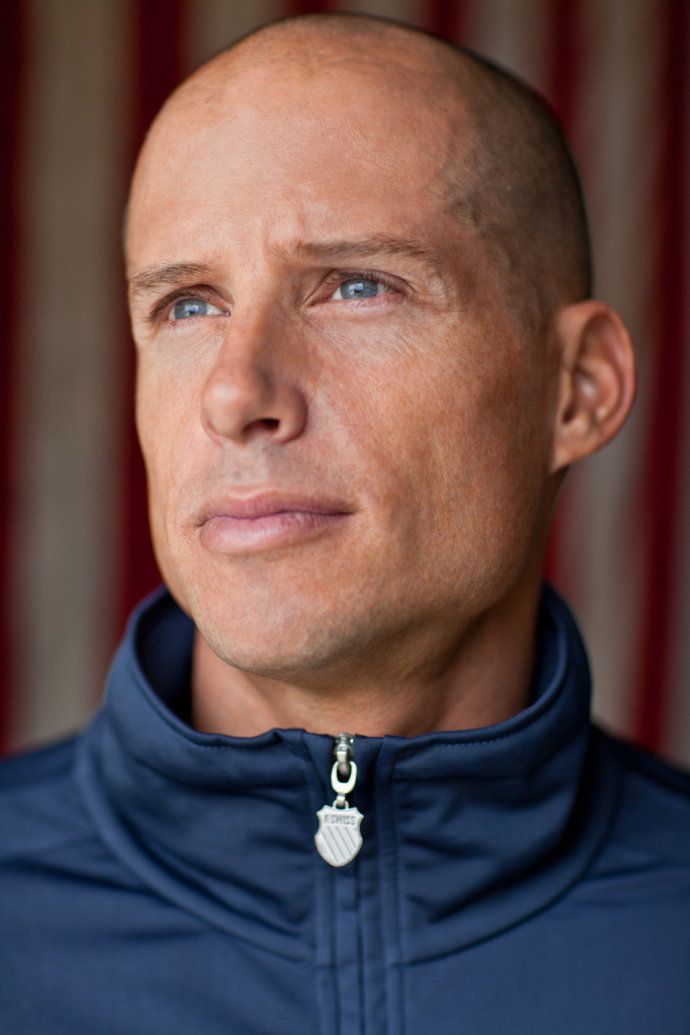 ps教程怎么给黑白照片上色,ps中去色命令和黑白命令的区别