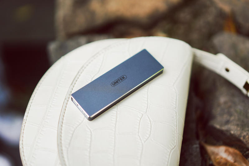 旧硬盘秒变称手小工具!优越者M.2高速移动硬盘盒评测