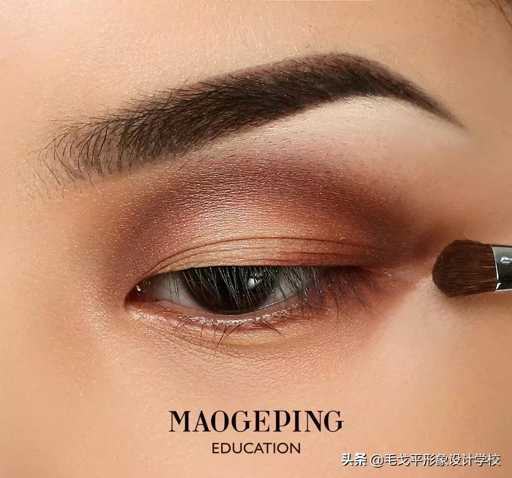 这样画眼妆优雅高级简直美到爆,日常欧式妆容适合什么眼妆