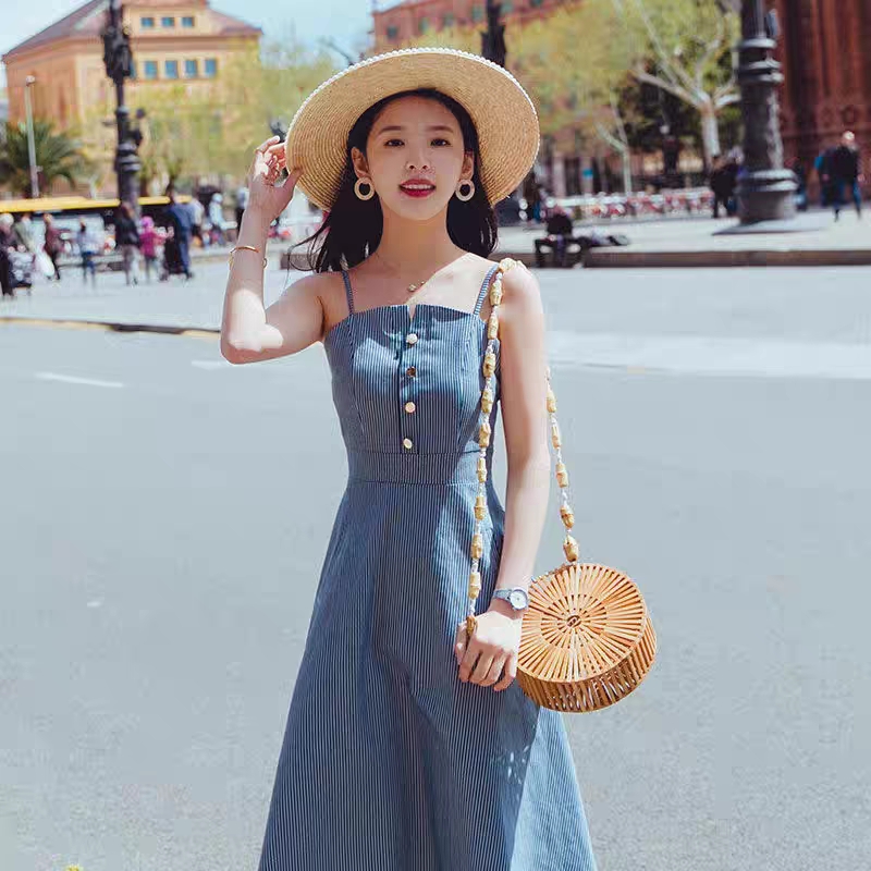 胸大的女生穿衣服该穿什么,胸小女生的选衣误区