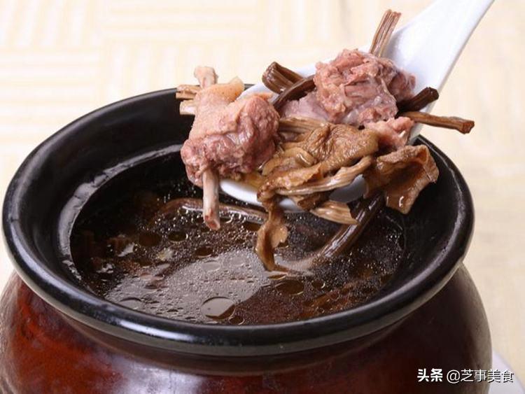 鸭汤太腥怎么去味,鸭汤太油了怎么处理