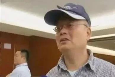 盯着绿点23秒可以矫正1千度近视,近视到了极限究竟会怎样