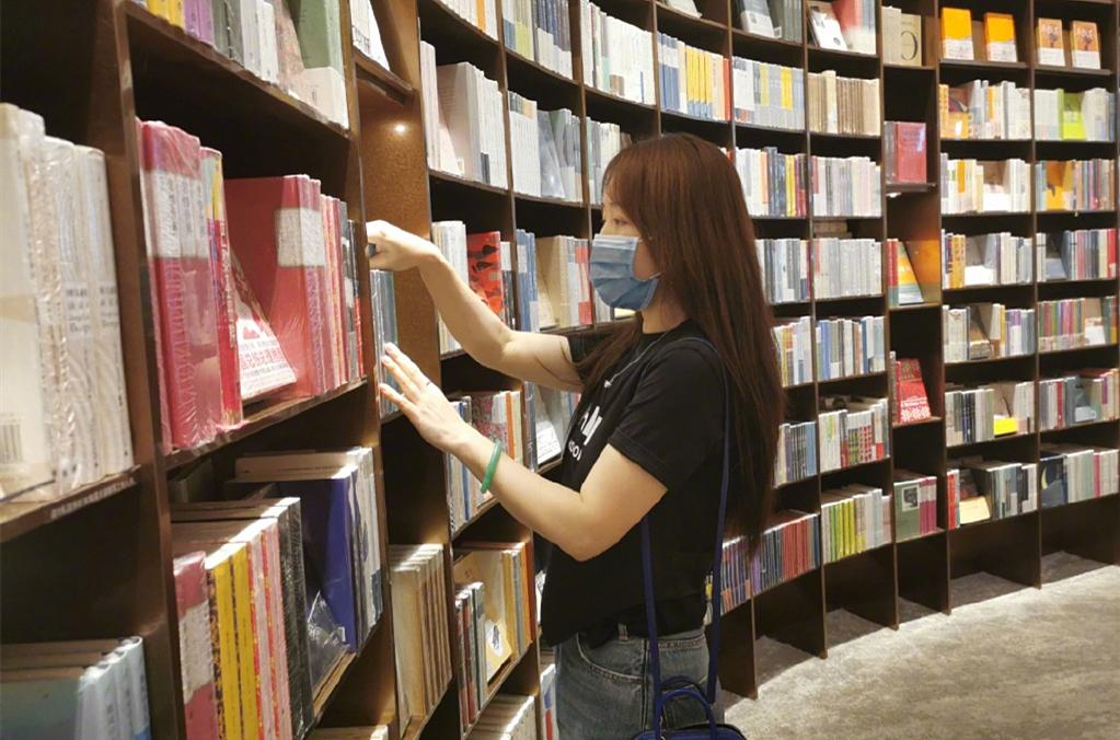 与赖文峰分开后，杨钰莹遭全国媒体辱骂，她当年到底有何秘密？