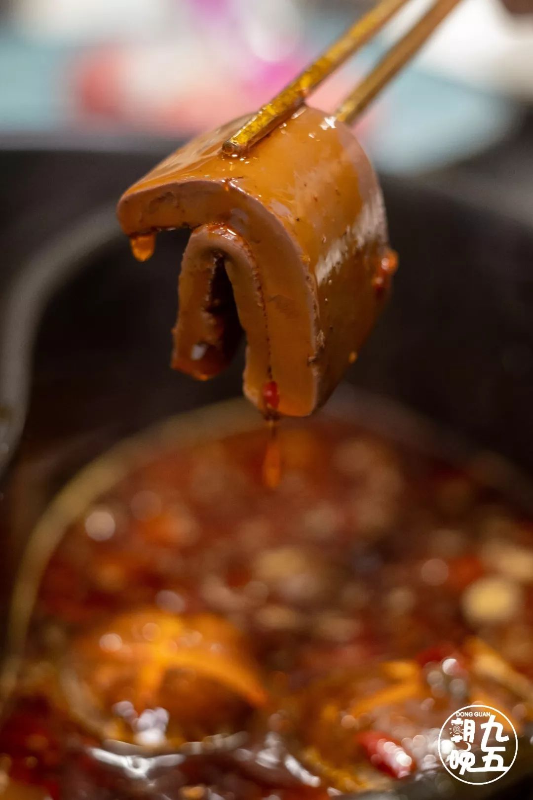 东莞首家火锅+烤肉一体涮就在万江家汇城，几百人排队等着吃