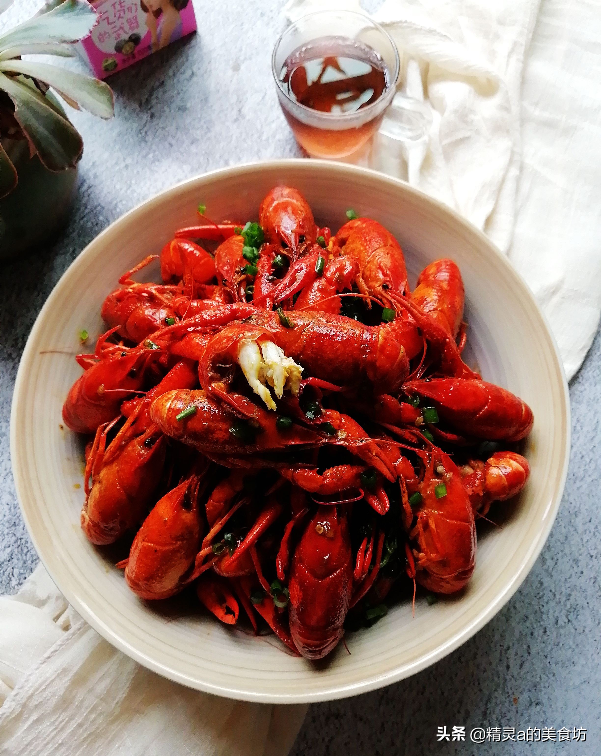 这才是小龙虾的正确打开方式,享用小龙虾的正确姿势get起来