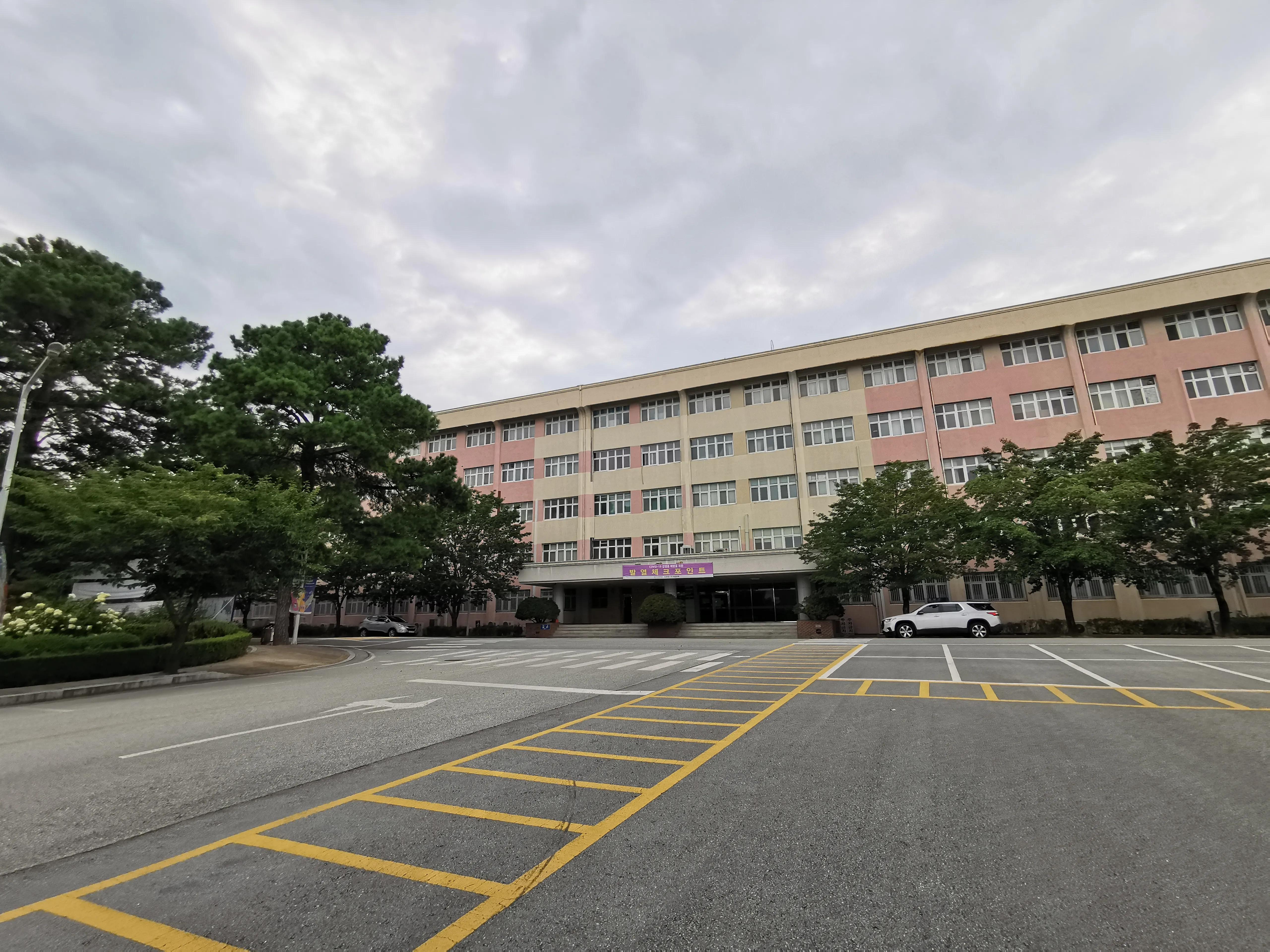 回国隔离时间7天,回国人员集中隔离后怎么回家