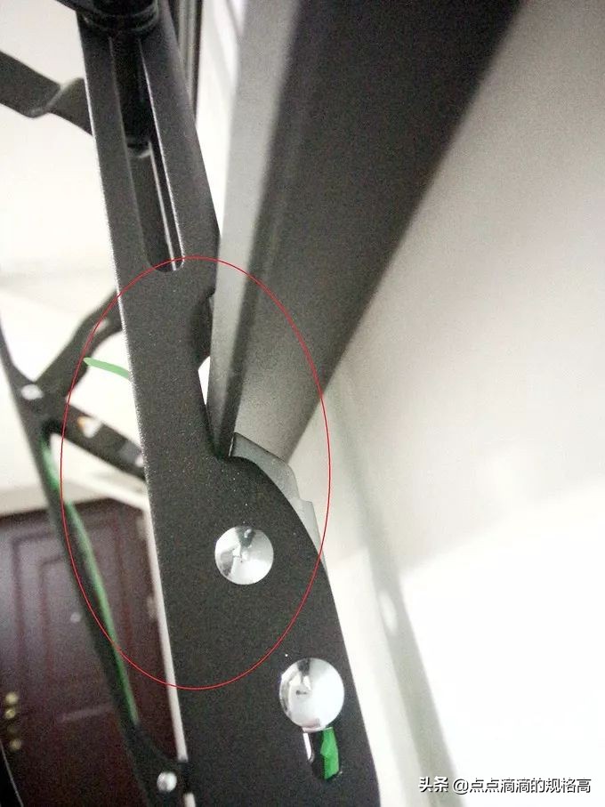 索尼电视底座支架怎么安装视频,l型通用电视挂墙支架安装方法