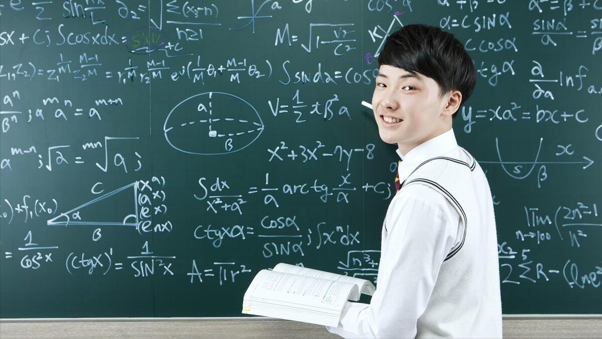 为什么老师的学历都不高,为什么老师不那么被尊敬了