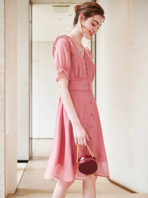 个性女装小众设计品牌货源,深圳原创高端女装私人订制