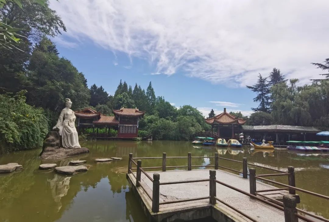 登上富乐山山顶看绵阳美景,登高赏菊富乐山