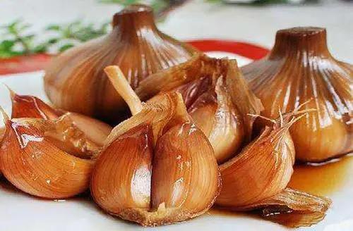 冰糖白醋腌糖蒜的比例是多少,做糖醋蒜加不加水呢