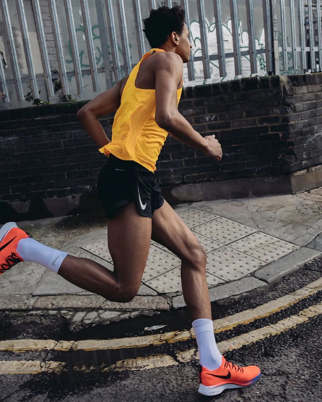 健身短裤平时可以穿吗,健身短裤穿宽松的还是收紧的