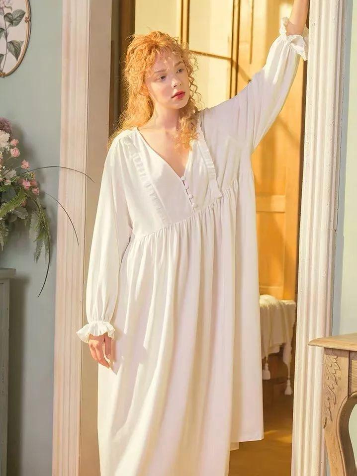 在家睡衣也要穿得美美的,家居睡衣可以很美