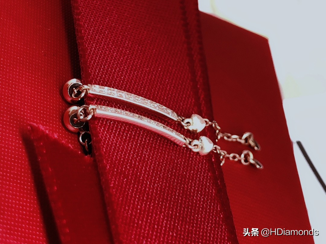 适合春夏的贵气感首饰,多彩首饰点缀细节不经意的时尚感