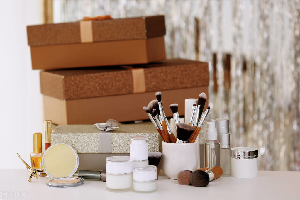 比白茶浓一点的绿茶,比绿茶还要低级的茶叶