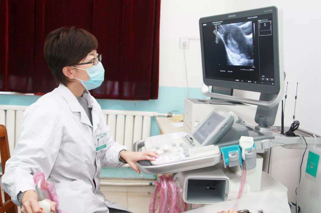 女性内分泌紊乱长痘,月经不调一直长痘还发胖