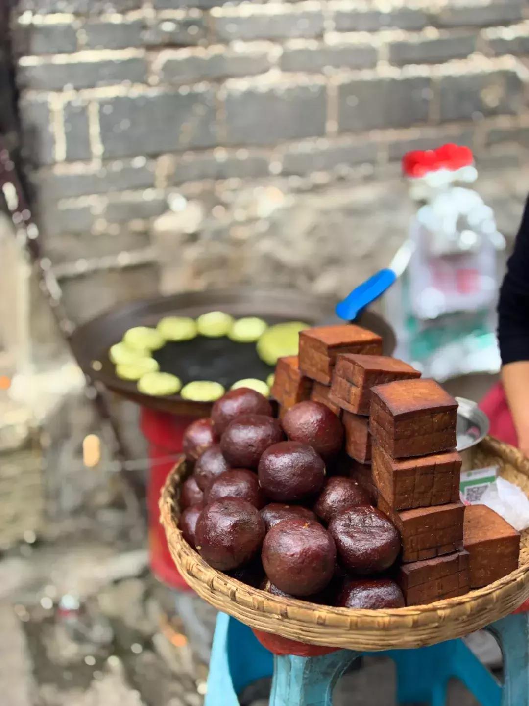 贵阳最好吃的糕粑稀饭,贵阳青岩糕粑稀饭成品