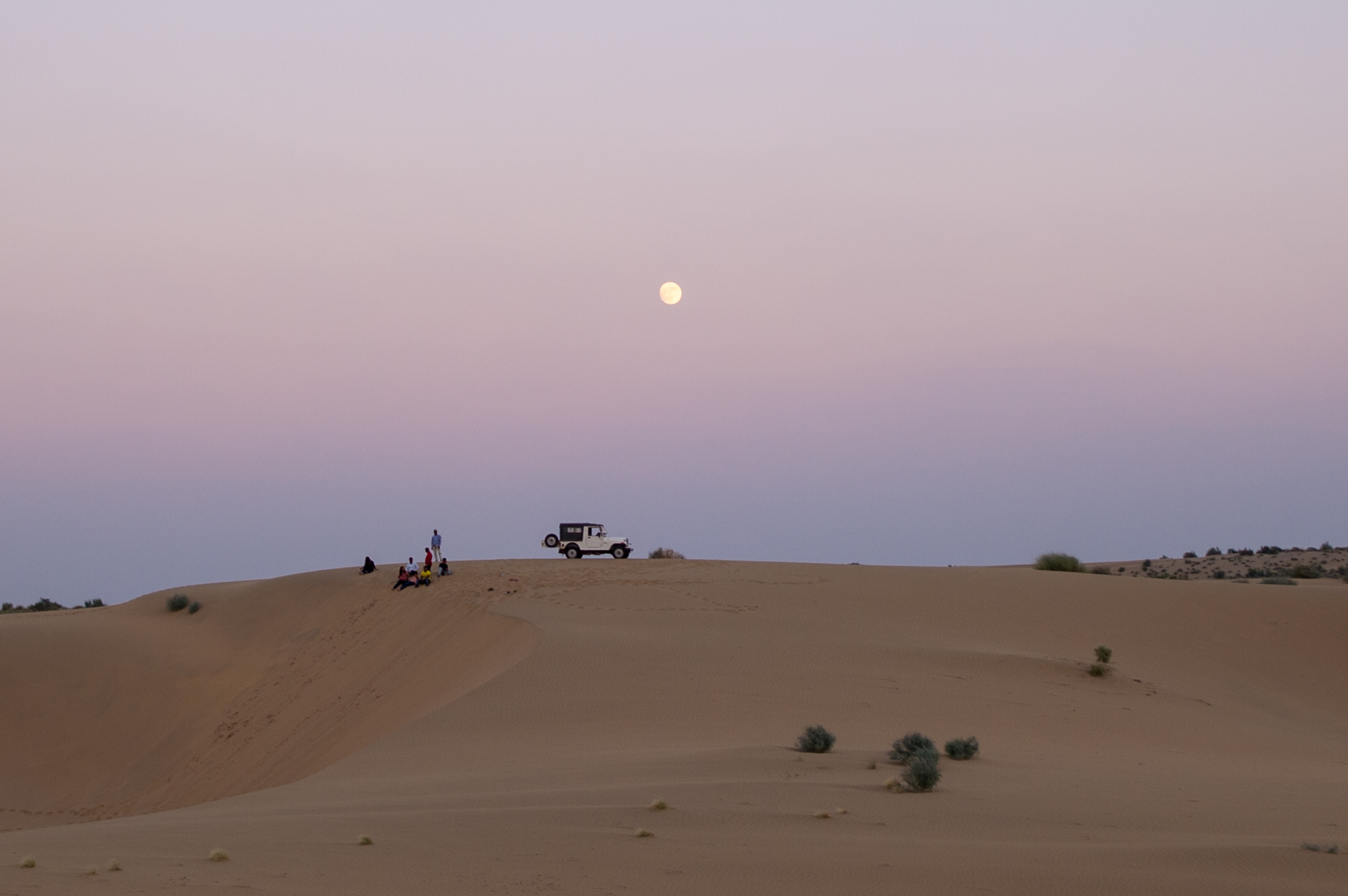 沙漠旅行会遇到的问题,去沙漠旅游可以乱跑吗