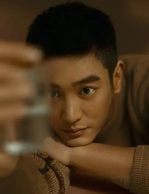 快来围观：山东的帅哥有多绝？曲阜白敬亭、青岛地铁小哥哥……你见过吗？网友：绝绝子