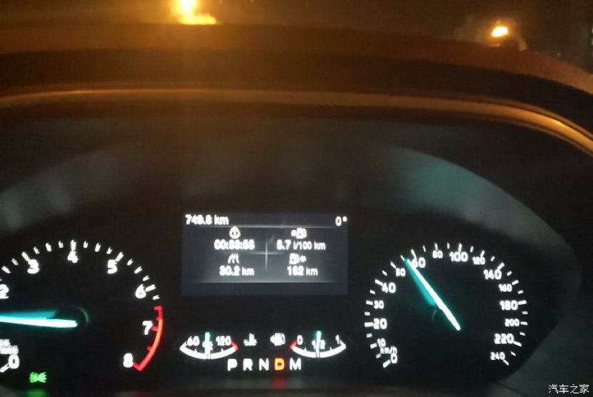 焕然新生全新一代福克斯试驾,17款1.5t福克斯三厢试驾测评