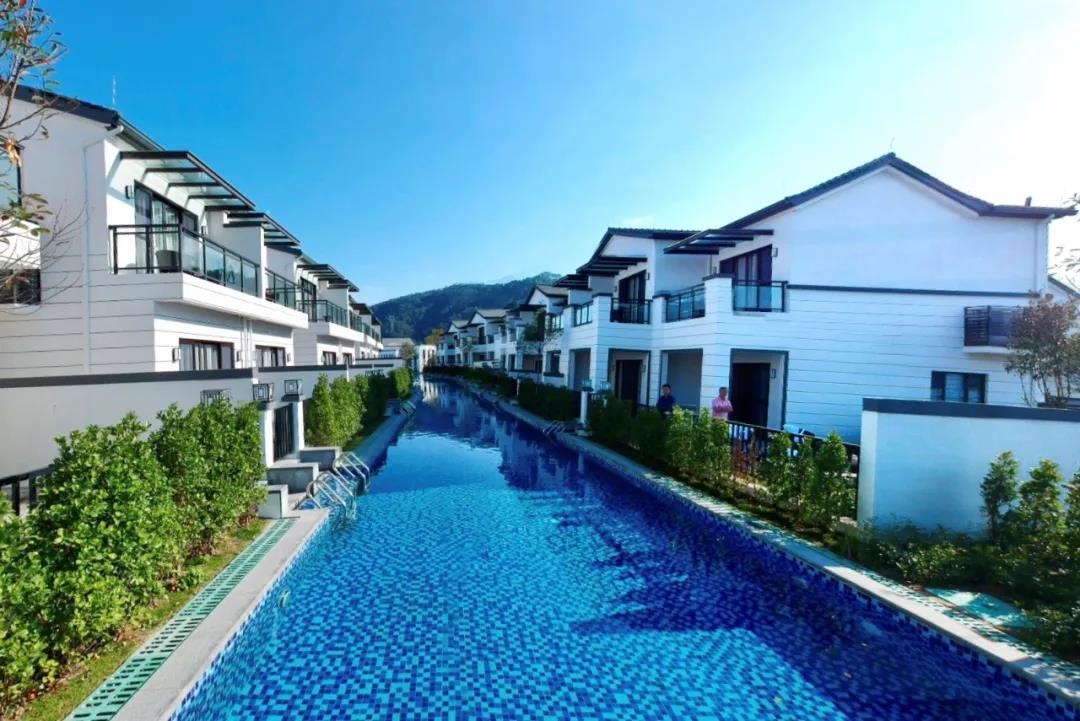 韶关威尼斯游泳视频,韶关冲浪游泳场