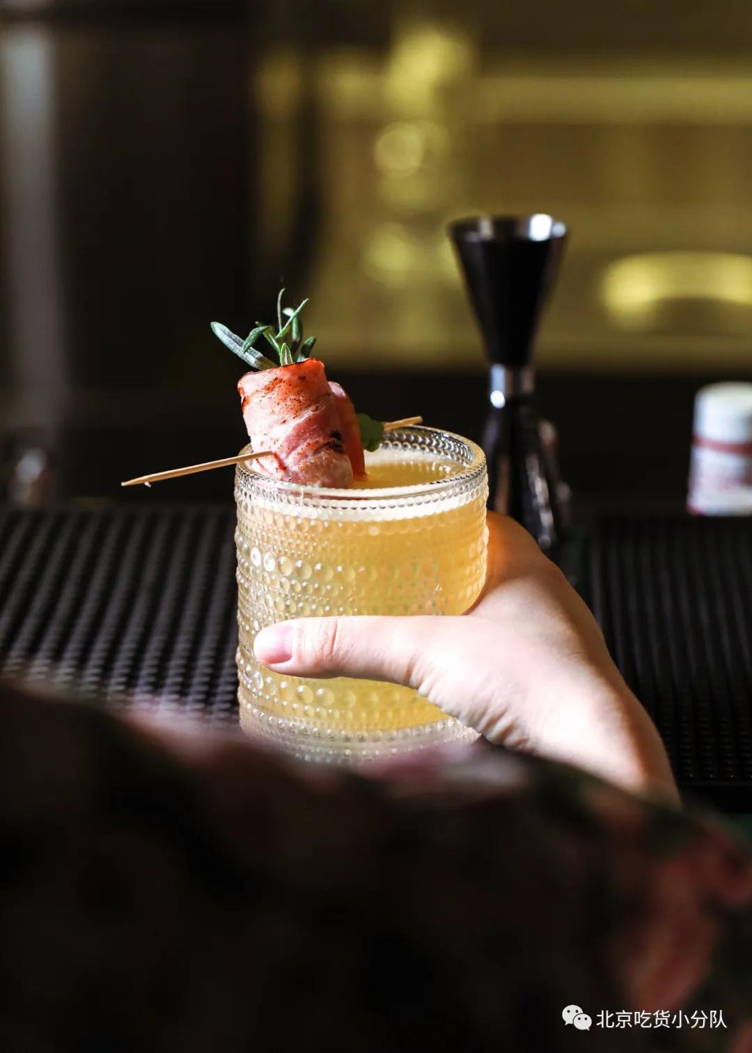 这店刚来,就要请全北京吃烧烤