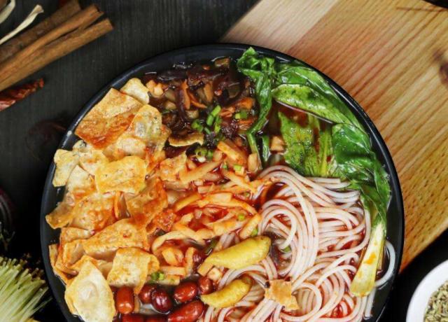 在北海开螺蛳粉店大概要多少钱,怎么能自己开一家地道螺蛳粉店