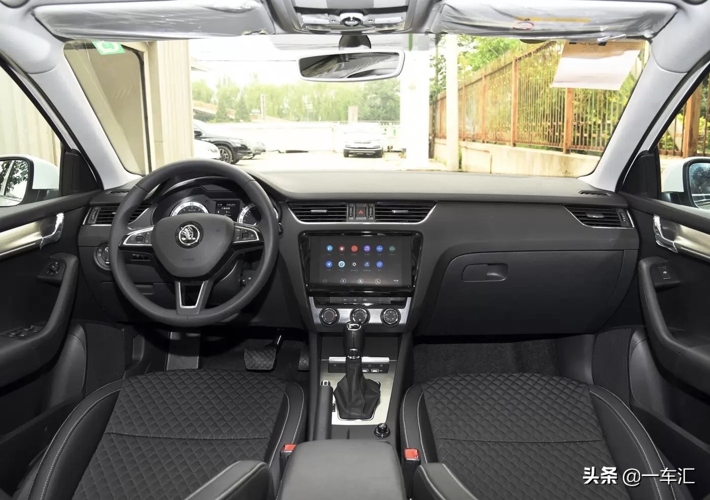 同为大众mqb平台选迈腾还是帕萨特,同为mqb平台迈腾和帕萨特该怎么选