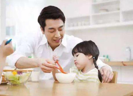 宝宝肚子积食胀得鼓鼓咳嗽,宝宝积食拉肚子大便酸臭怎么办