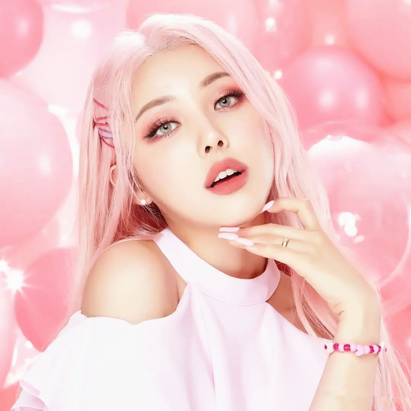 韩国彩妆女神Pony美瞳美颜加花朵装点活出洋娃娃的美感