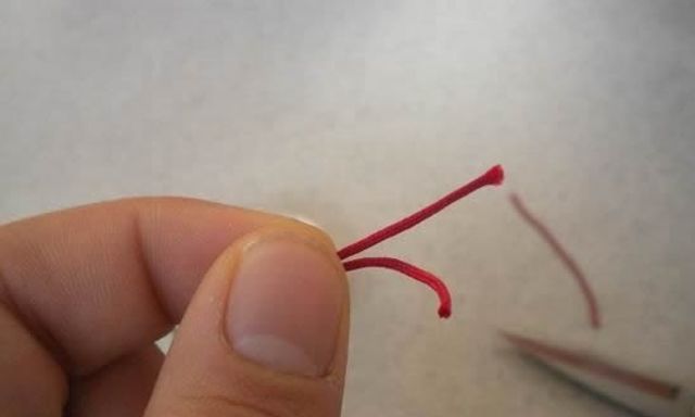 怎么把主线的断线绑在鱼竿上,主线断线打结方法