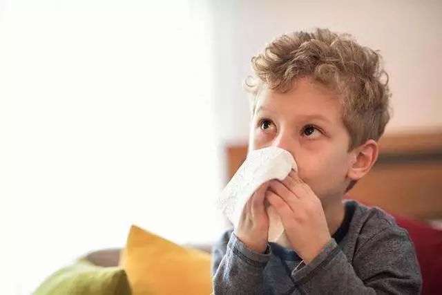 宝宝鼻炎的克星一次根除,儿童鼻炎不及时治疗的危害