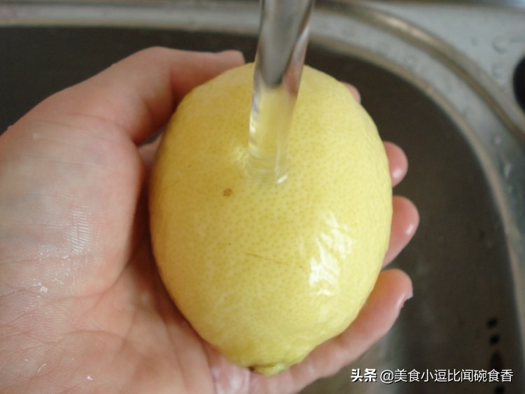 蜂蜜柠檬水的功效治咳嗽,蜂蜜柠檬水做法