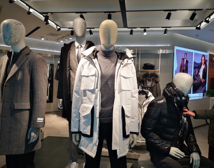 深读 |“土味国货”冲击万元大关!探秘国产羽绒服售价破万背后