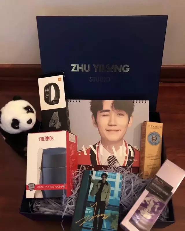 明星春节时期送礼物,明星春节礼物推荐