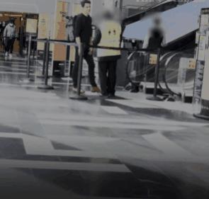 为了验证商场测体温是不是形式，油管博主把脑门捂到48度