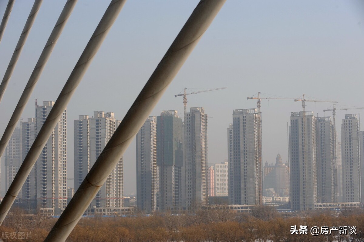 央媒发声回应房价,楼市连续释放两大信号