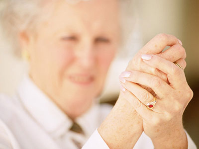 颈椎病手麻胳膊麻打激素好吗,手麻是颈椎病怎么治疗