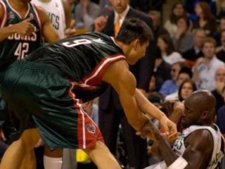 中国男篮名场面巩晓彬打架,巩晓彬评选男篮最强人员