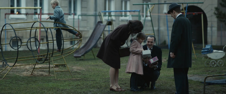 推荐电影《信使》，卷福为这出间谍兄弟情做了太大牺牲