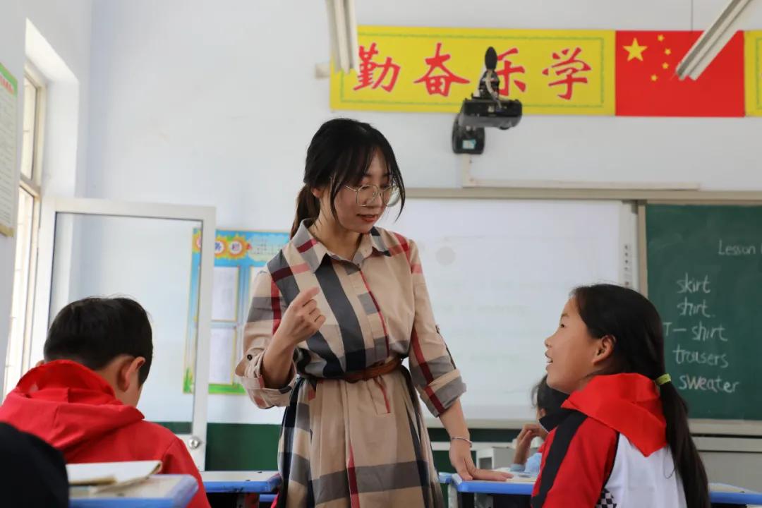 河北女孩儿意大利留学归来却到偏远山区教音乐,她把那里称作“世外桃源”