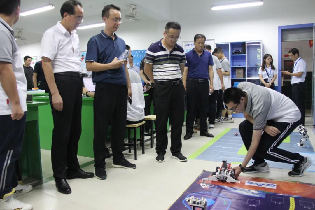 教育局局长天团来访局长点赞长安一中：“这是我心目中的中学”