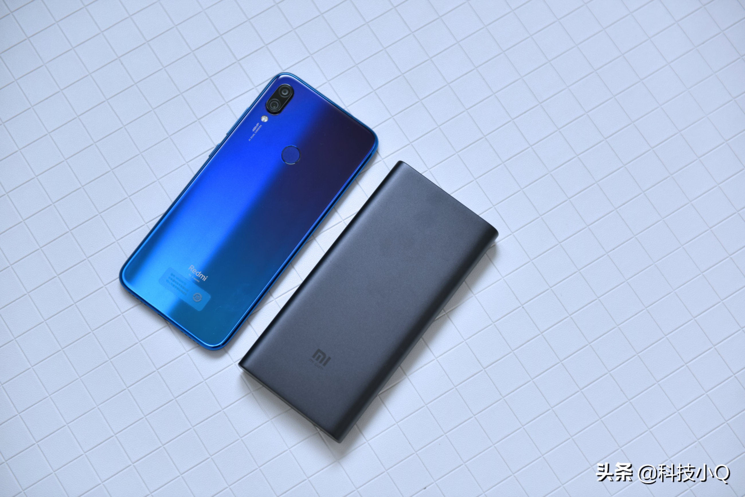 小米无线充电宝青春版和旗舰版,小米无线充电宝青春版和新款