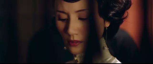 女性身材雕塑作品,温婉的旗袍造型