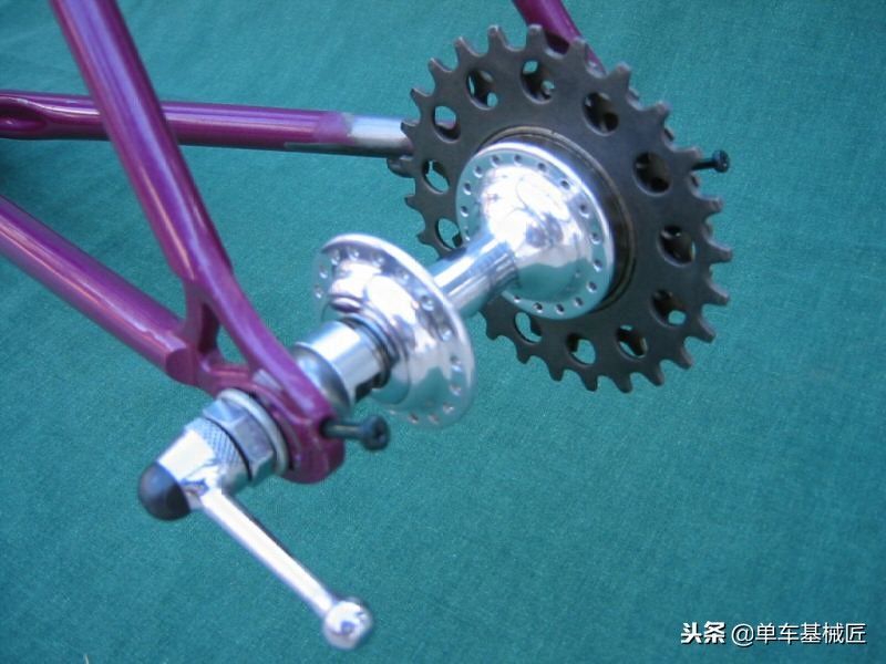 自行车花鼓上的塔基是怎样组装的,怎么判断飞轮与花鼓塔基契合