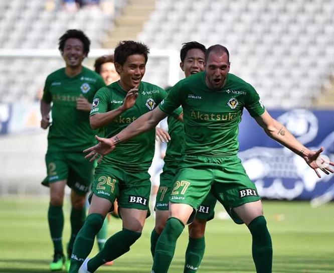 j联赛进球,东京绿茵首发