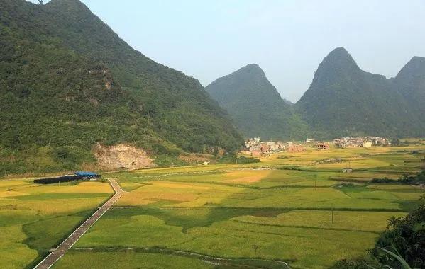 黄果树荔波小七孔苗寨镇远两日游,千户苗寨梵净山黄果树三日游