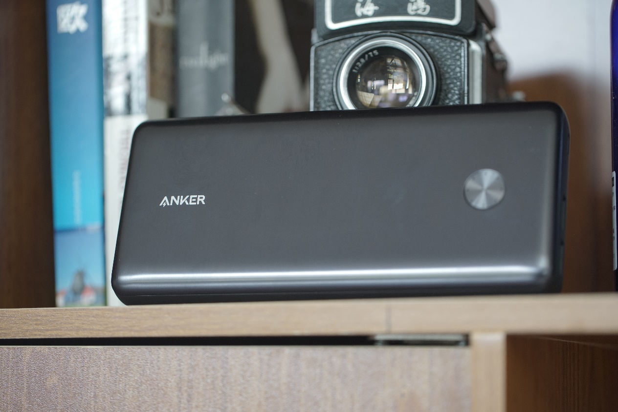 anker10000毫安移动电源评测,为笔记本电脑充电的电池