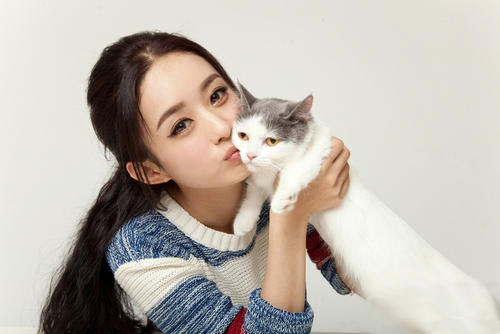 赵丽颖产后亮相身材恢复,赵丽颖产后体重